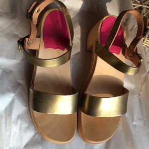 NEW: Swedish Hasbeens Gittan Gold 60s style sandal